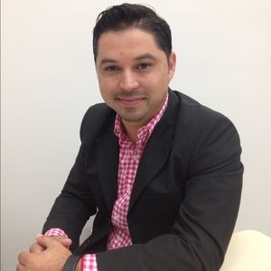 Meet your Posher, Carlos